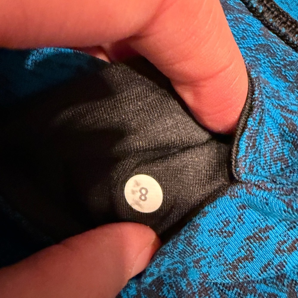 Lululemon Wunder Under Pant III
Luon Spray Jacquard Shocking Blue Black size 8 - Picture 5 of 6